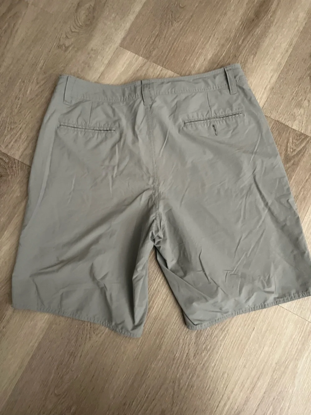 Patagonia‎ Men's Light Gray Performance Shorts size 34